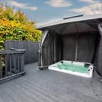 Family Luxury With Hot Tub Apartman *