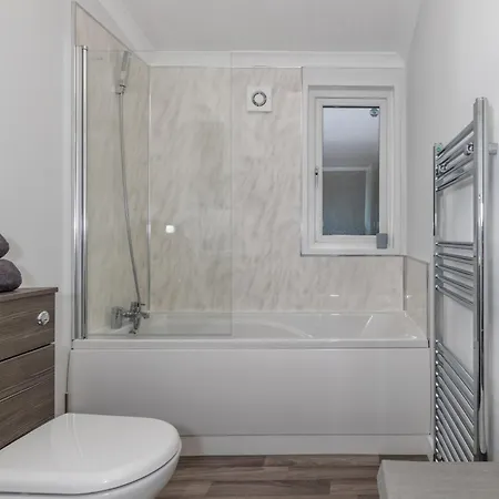 Lägenhet Family Luxury With Hot Tub