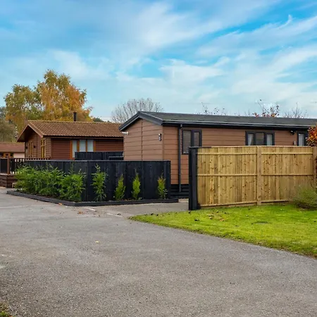 Family Luxury With Hot Tub York