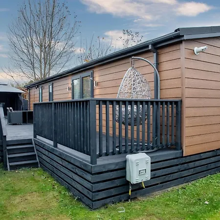 Lägenhet Family Luxury With Hot Tub