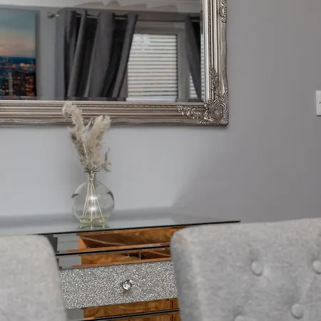 Lägenhet Family Luxury With Hot Tub