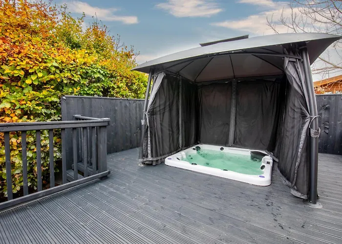 Family Luxury With Hot Tub Apartment *