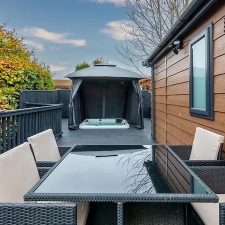 Family Luxury With Hot Tub * 约克