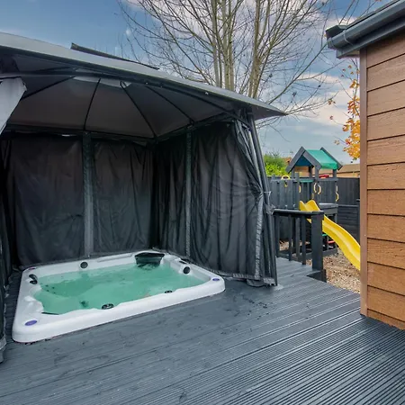 Family Luxury With Hot Tub 公寓