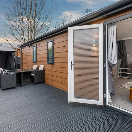 Family Luxury With Hot Tub